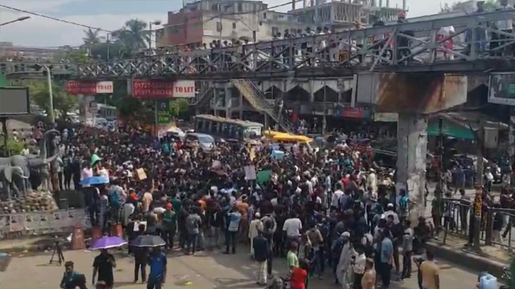 Anti-quota protests: Students block Science Lab intersection