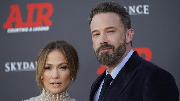 Jennifer Lopez and Ben Affleck officially divorced