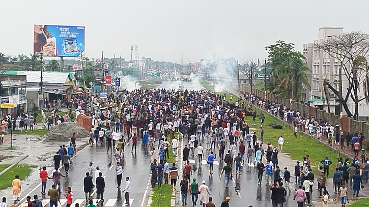 Police constable killed in Khulna amid protest