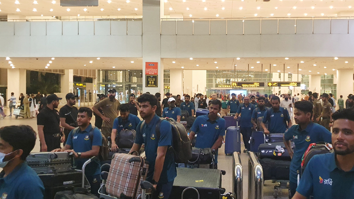 Bangladesh A reached Pakistan for month long tour