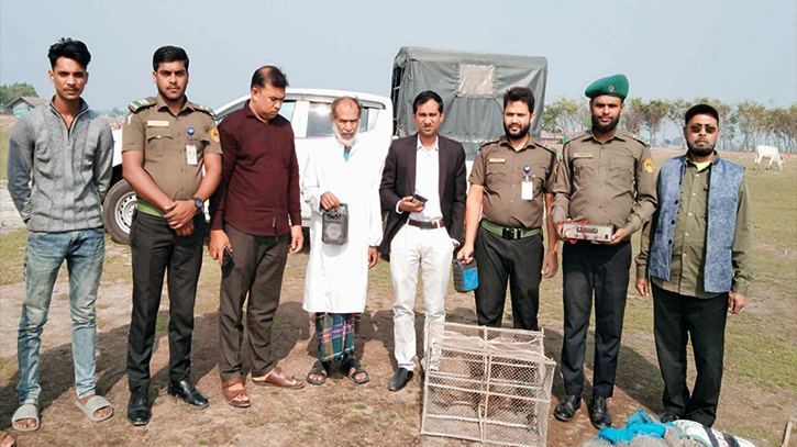 Bird hunter fined in Paikgachha