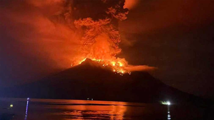 Indonesia volcano erupts, spews ash 7 km into sky