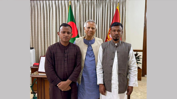 Shaheed Abu Sayed’s brothers meet Prof Yunus