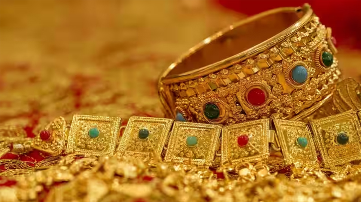 Gold price rises by Tk1,832 per bhori