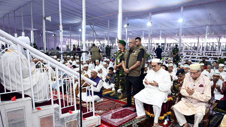 President offers Eid-ul-Azha prayers at National Eidgah