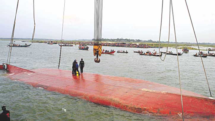 Death toll from Munshiganj speedboat accident reaches four