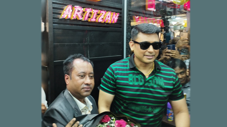 Zayed Khan inaugurated Artizan’s outlet