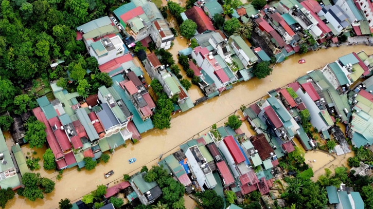 Flooding and landslides kills 3 in Vietnam