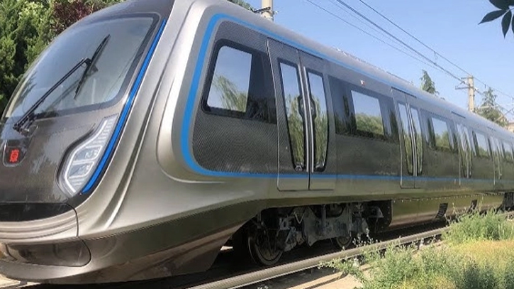 Energy-efficient carbon fiber metro train unveiled in China