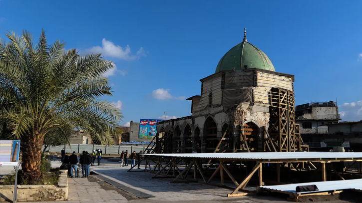 Five IS bombs found hidden in iconic Iraq mosque