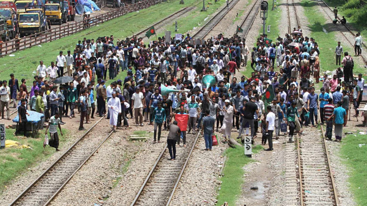 Quota protest: Dhaka’s rail link with parts of country suspended