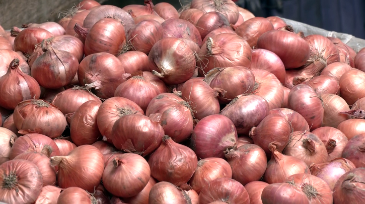 From tomorrow TCB will sell onions at Tk40 per kg