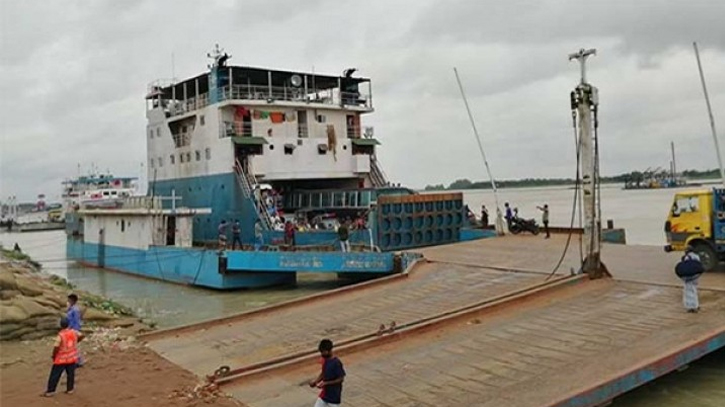 Ferry movement suspended in Paturia-Daulatdia ghat