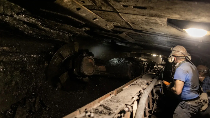 10 miners injured, 2 missing in Polish coal mine