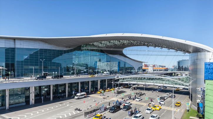 Woman claims to have bomb at Moscow’s Sheremetyevo