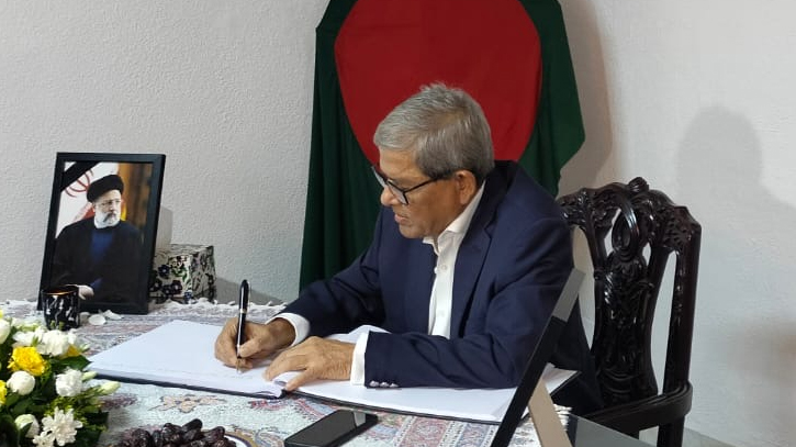 Fakhrul signs condolence book for Iranian President, FM