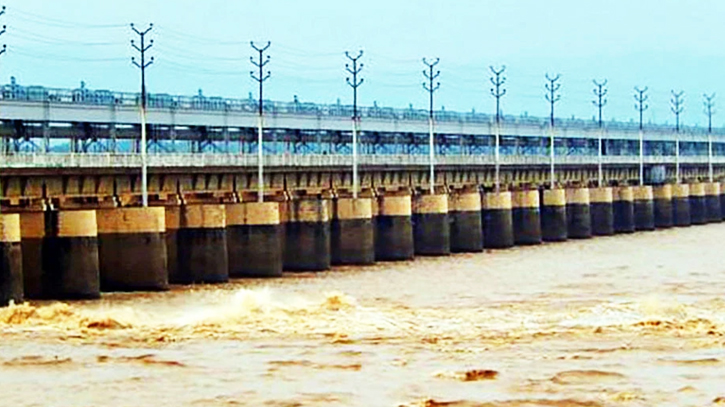 Farakka barrage gates opened, raising flood concerns in Bangladesh