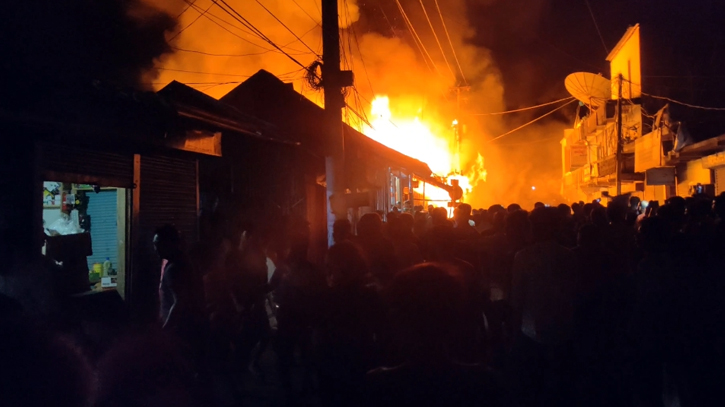 20 shops gutted in a fire in Bagerhat