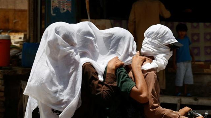 Pakistan temperatures cross 52 C in heatwave