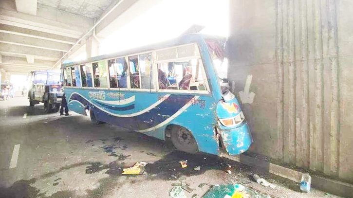 Bus hits Metro Rail pillar in Dhaka’s Agargaon 