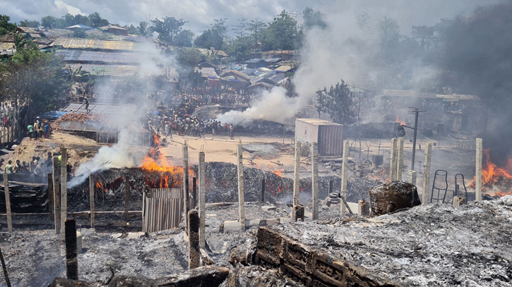 Over 200 shanties gutted in Rohingya camp fire