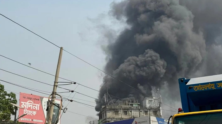 Shoe factory catches fire in Old Dhaka