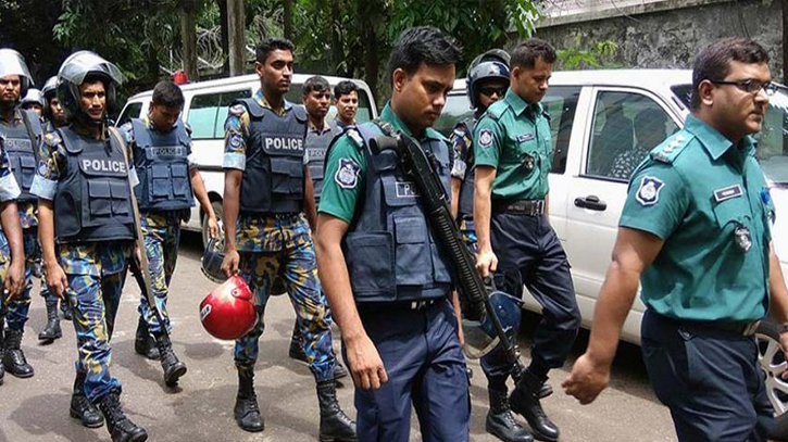 Police face challenge of preventing theft, robbery in deserted Dhaka