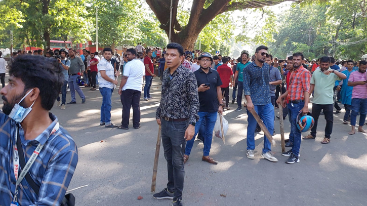 Over 100 students injured in attack by ‘BCL activists’ at DU