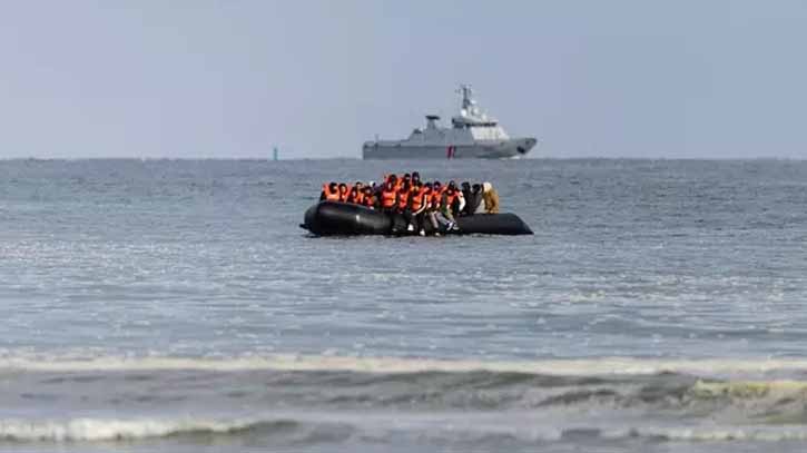 3 die off northern France coast in Channel crossing attempt