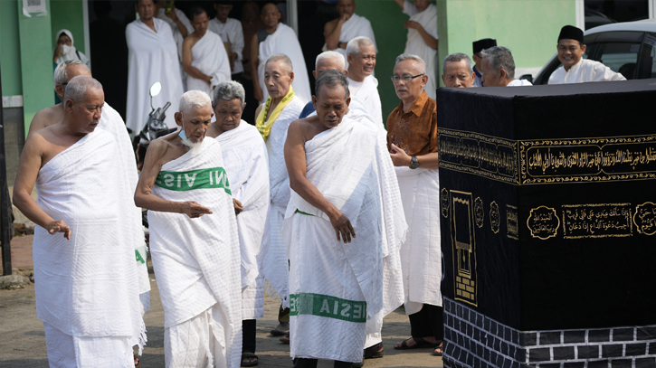 Over 11,000 Hajj aspirants face visa uncertainty