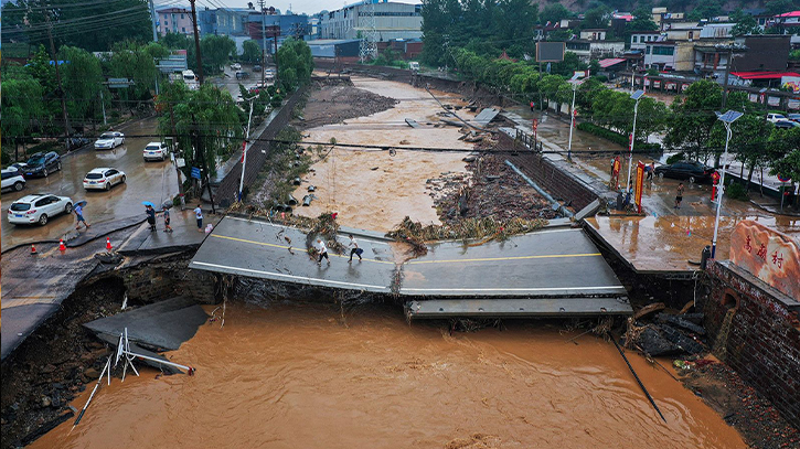 Four dead: heavy rains in pummel central, China