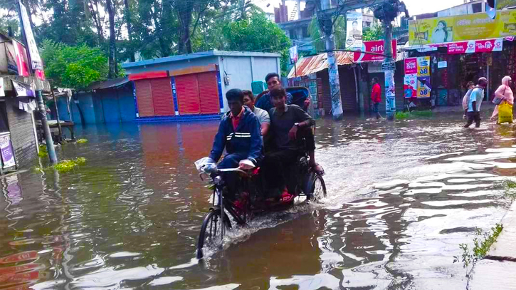 Incessant rain inundates parts of Jashore town