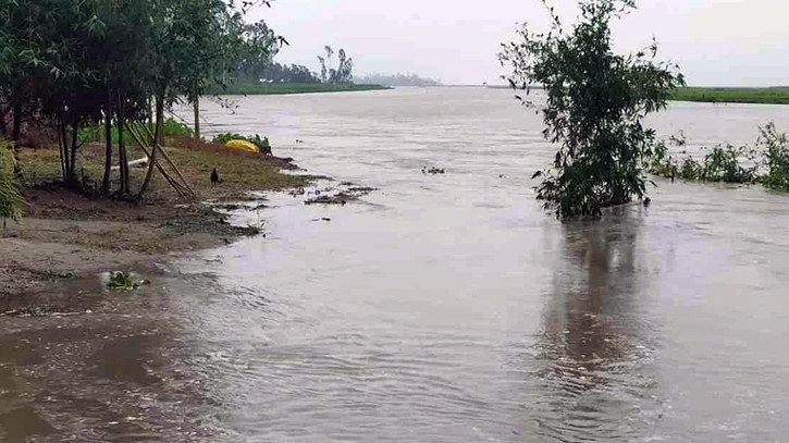 Teesta-Dharla overflow maroons 10,000