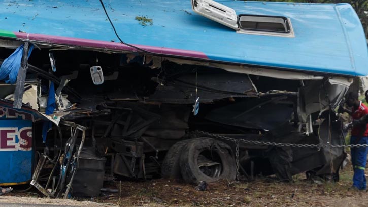 Bus-truck collision leaves 24 dead in Zimbabwe, police say