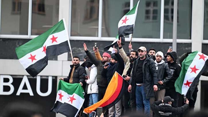 Germany warns Assad supporters in Syria against trying to flee there