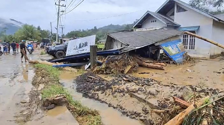 26 killed in Indonesia floods, landslide