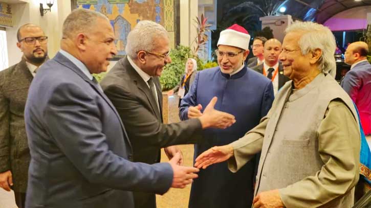 Chief Adviser Yunus welcomed on Al-Azhar University campus