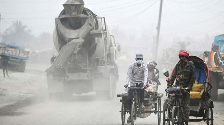 Dhaka’s weekend air marks “very unhealthy” on Friday