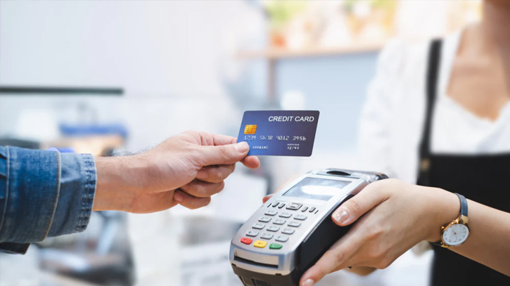 Banks offer discounts in cashless shopping on card payment