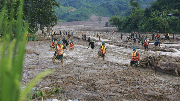 Vietnam typhoon death toll rises to 233