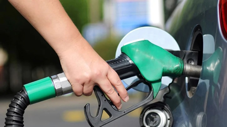 Govt cuts prices of diesel, kerosene by Tk 2.25 per litre