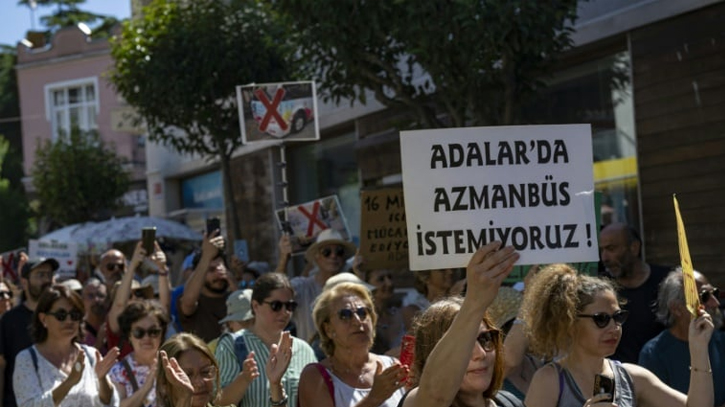 Locals protest against Turkish island’s monstrobuses