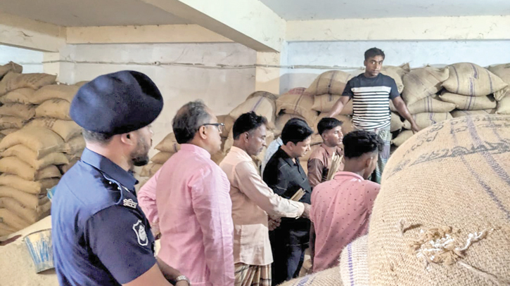 Corruption allegations surface in Banshkhali rice distribution