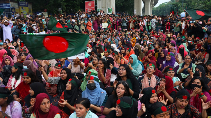 Quota reform: Students again block Shahbagh intersection