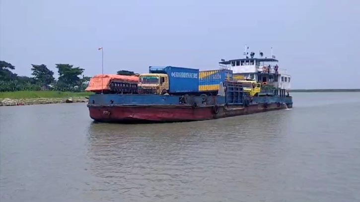 Ferry service on Shariatpur-Chandpur route resume after 4.5 hrs