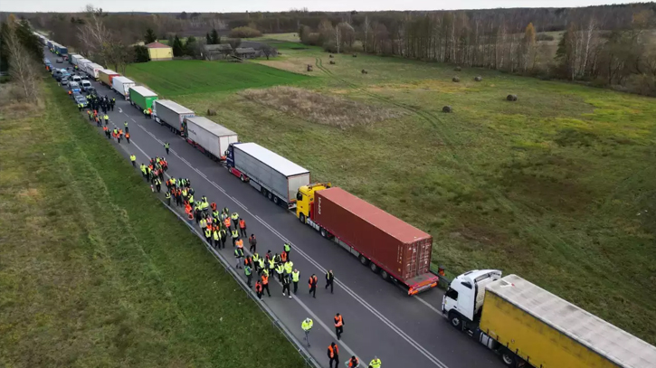 Thousands of trucks stuck at border between Ukraine, EU states