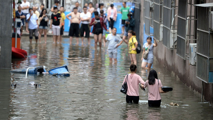 Over 800 people evacuated in Southern China due to flooding