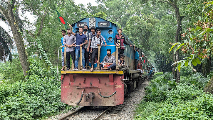 BAU students protest for third consecutive day, halt train