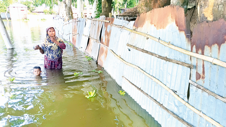 Hundreds await relief amid lingering floodwaters