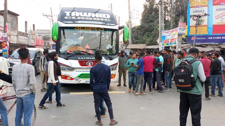 Bus services halted on 16 routes as Barishal workers call strike following ’attack’